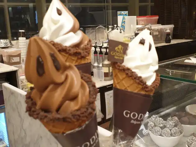 Godiva Chocolatier Food Photo 16