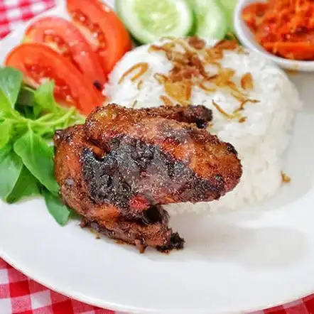 Gambar Makanan Ayam & Ikan Bakar Bang Boy, Gang Pulo 8