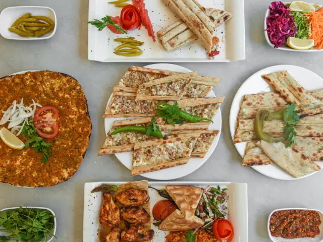 Konyalım Etli Ekmek & Izgara'nin yemek ve ambiyans fotoğrafları 1
