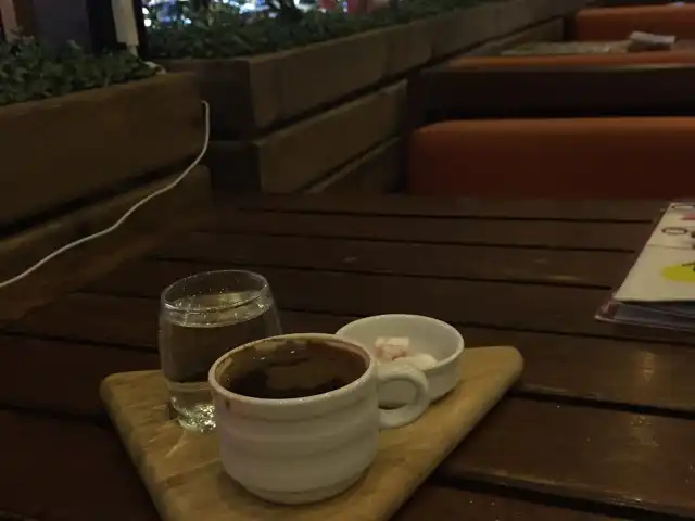 İmera Cafe & Restaurant'nin yemek ve ambiyans fotoğrafları 4