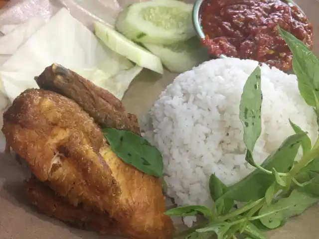 Gambar Makanan Ayam Penyet Bu Mai 11