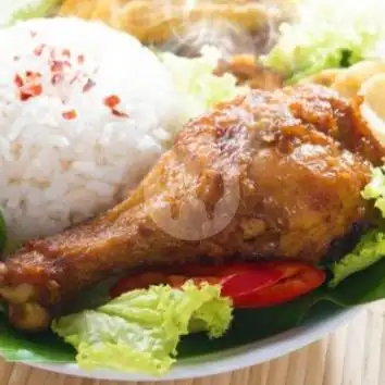 Gambar Makanan Nasi Kuning & Penyetan Lestari 2