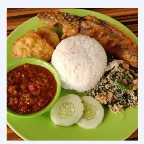 Gambar Makanan Ayam Penyet Urap Izli , Pembangunan 4