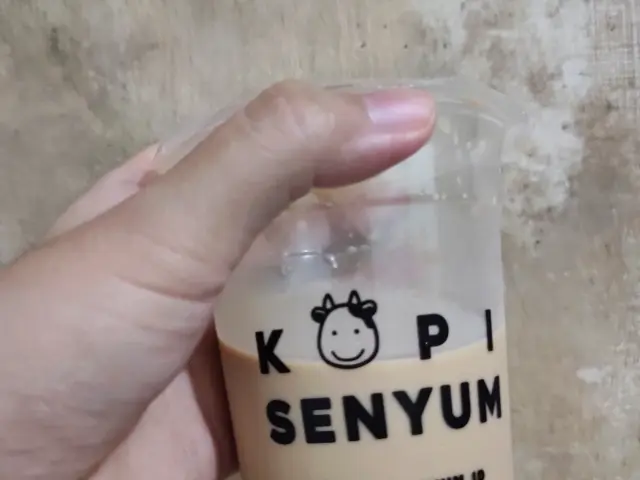 Gambar Makanan Kopi Senyum 3