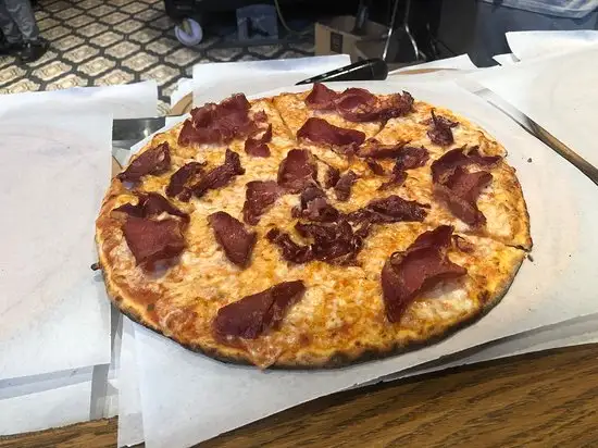 Pizza Locale'nin yemek ve ambiyans fotoğrafları 7