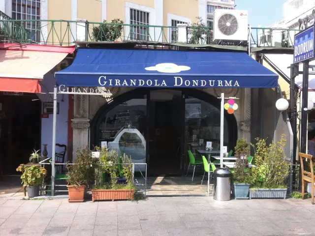 Girandola Dondurma'nin yemek ve ambiyans fotoğrafları 3