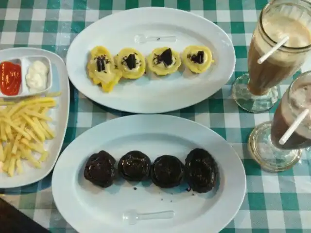 Gambar Makanan Warung Tenda BANG IDO (Kue Cubit & Roti Maryam) 2