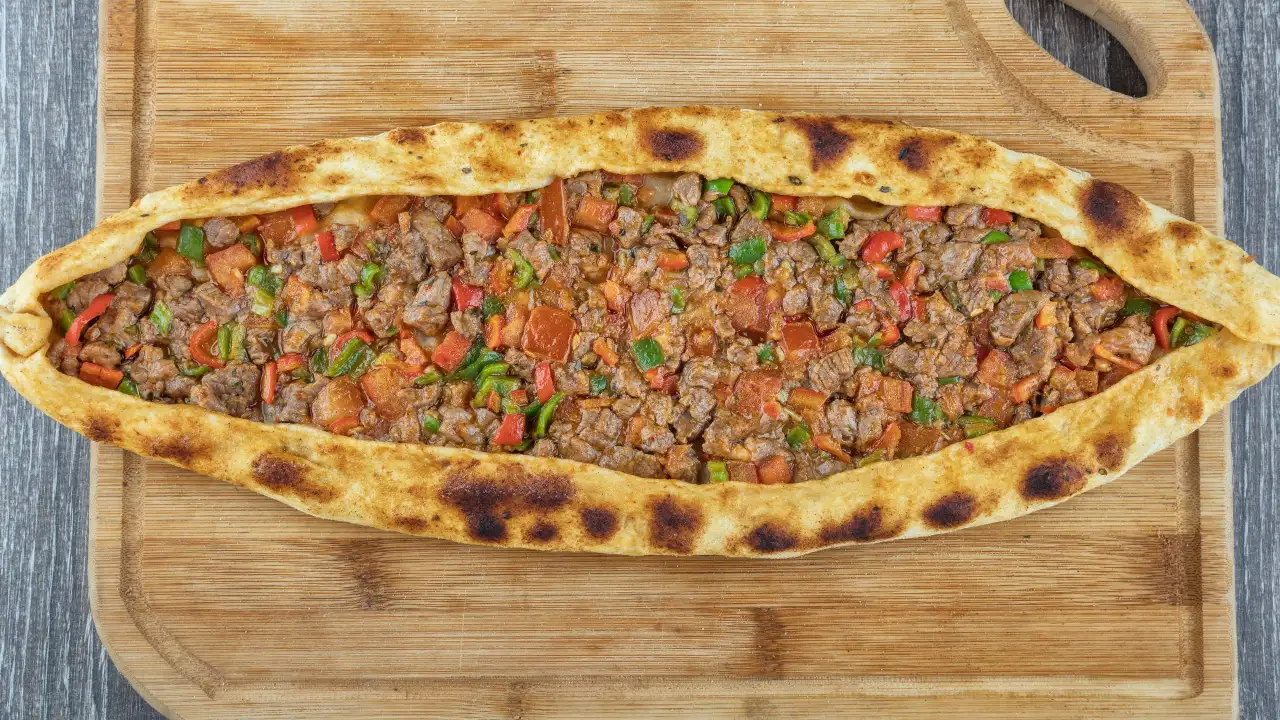 Tatlısöz Lahmacun