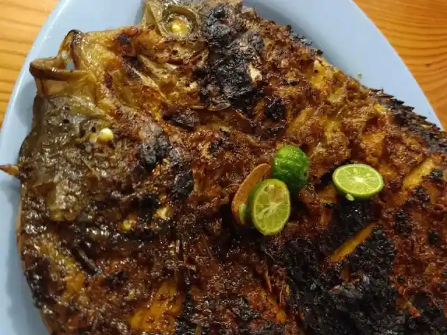 Gambar Makanan Seafood Artomoro Pak Kumis 3