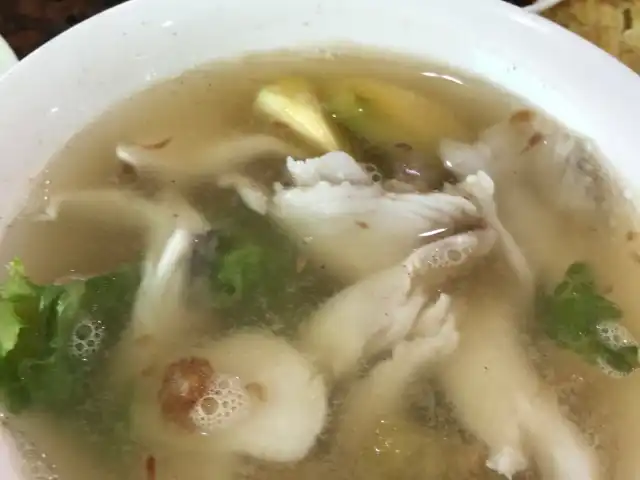 Gambar Makanan Yong Kee Istimewa Soup Seafood 10