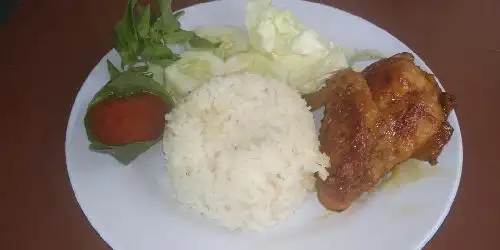 Nasi Uduk, Ayam Goreng/Bakar & Nasi Goreng - Dapur Mamika