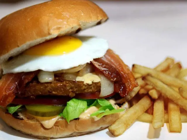 Big Tom's Charbroiled Burger Food Photo 10