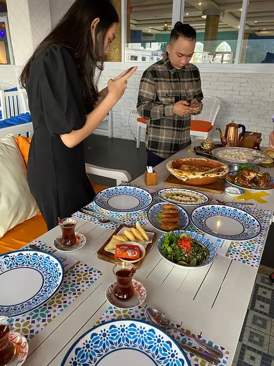Gambar Makanan Fairouz Restaurant 9