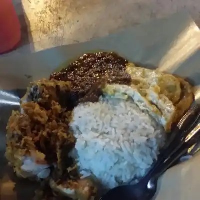 Nasi Lemak Wak Kentut