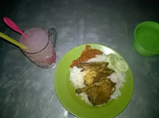 Gambar Makanan Bebek Goreng Tugu Pahlawan 18