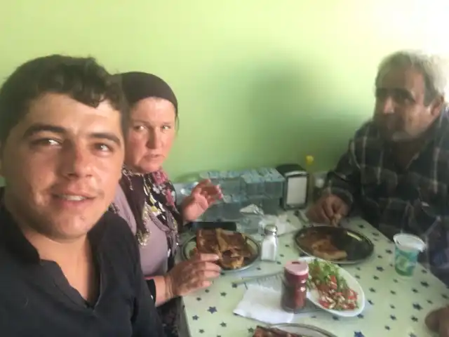 Seyitgazi Anıt pide Ve Kebap Salon u'nin yemek ve ambiyans fotoğrafları 3