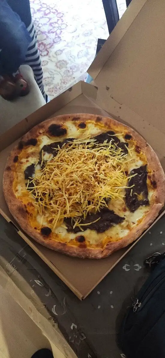 Etna Pizzeria'nin yemek ve ambiyans fotoğrafları 3
