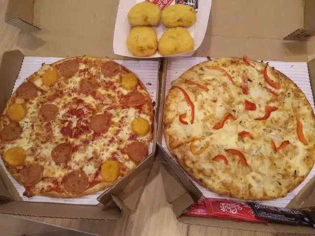 Gambar Makanan Domino's Pizza Mangga Besar 1