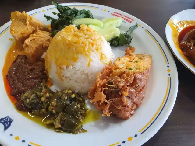 Gambar Makanan Restoran Sederhana 15