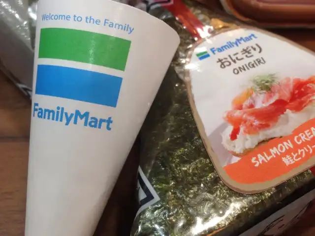 Family Mart Bukit Tinggi Food Photo 10