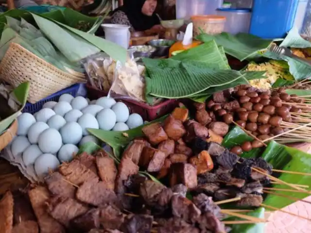 Gambar Makanan Pecel Pincuk Ibu Ida 9