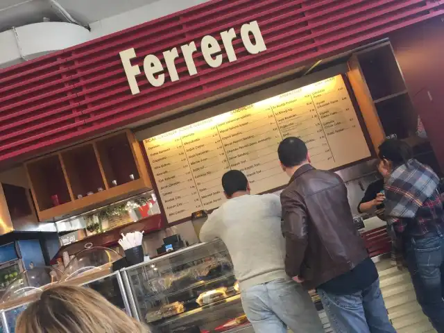 Ferrera'nin yemek ve ambiyans fotoğrafları 8