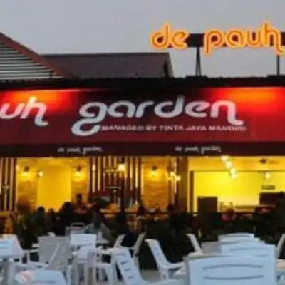 De Pauh Garden Restaurant & Cafe