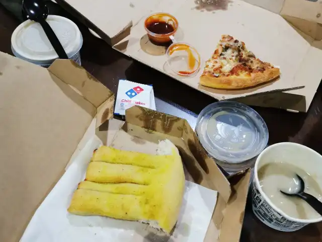 Domino's Pizza Food Photo 1