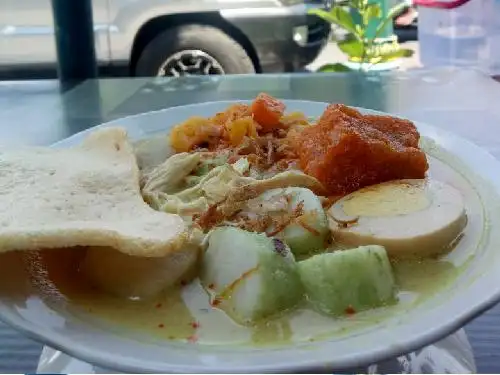 Lontong Opor Della, Krapyak Wetan Rt.12 No.434c