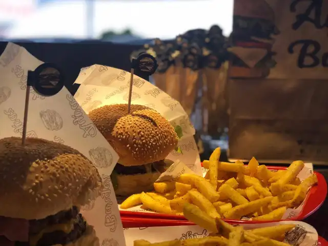 Ayvaz Burger'nin yemek ve ambiyans fotoğrafları 12