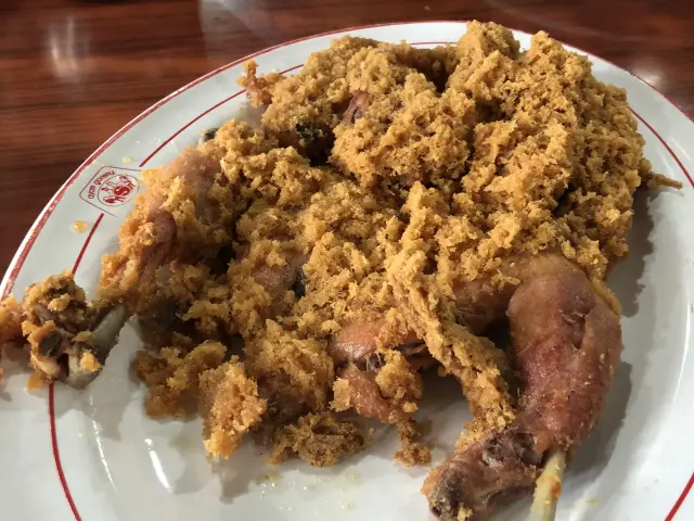 Gambar Makanan Ayam Goreng Suharti 2