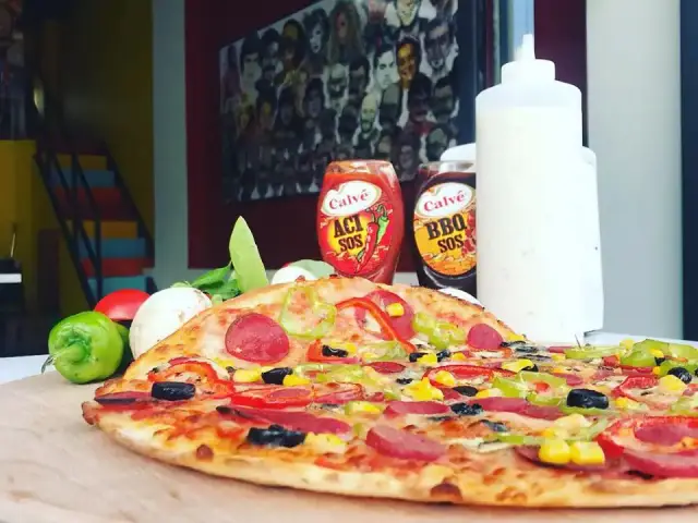 Pizza X-Large'nin yemek ve ambiyans fotoğrafları 3