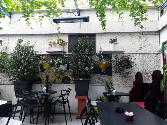 Mephisto Kitabevi & Cafe - Beyoğlu'nin yemek ve ambiyans fotoğrafları 37