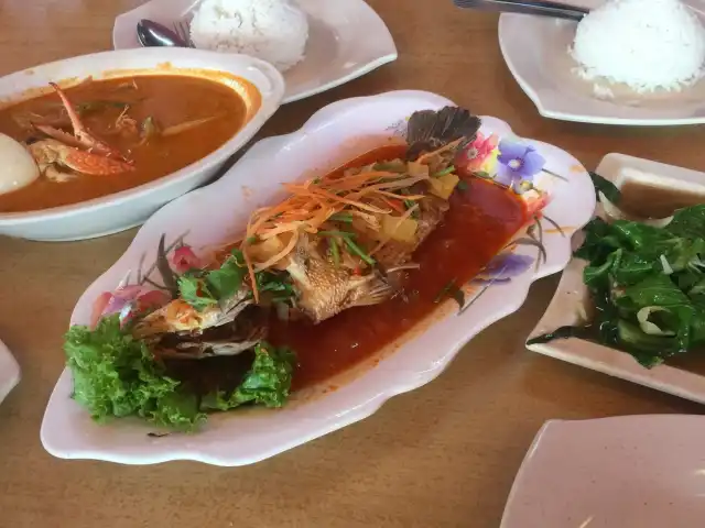 Nur Iman Seafood Food Photo 5