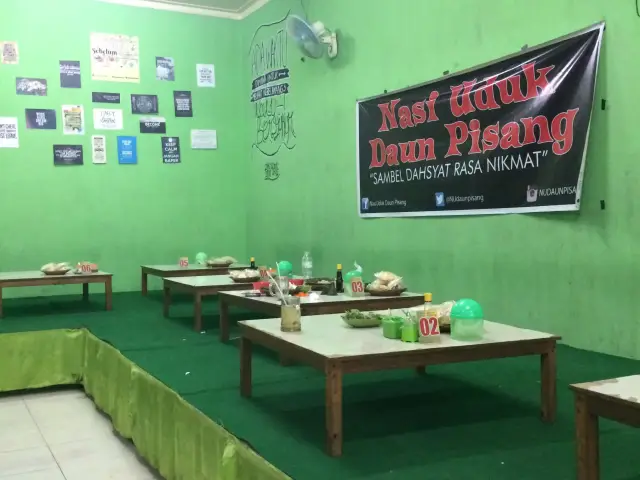 Gambar Makanan Nasi Uduk Daun Pisang 6