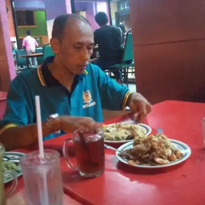 Nasi Briyani Ayam Madu Lumut