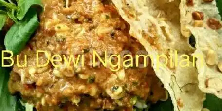 Sego Pecel Madiun & Nasi Rawon Bu Dewi, Ngampilan