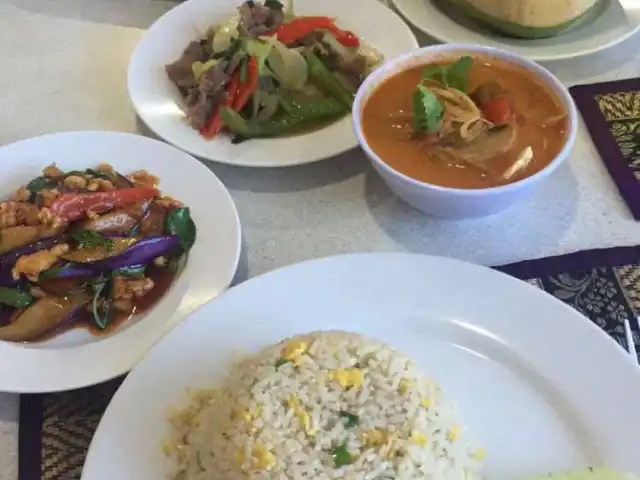 Nok Thai Restaurant Food Photo 11