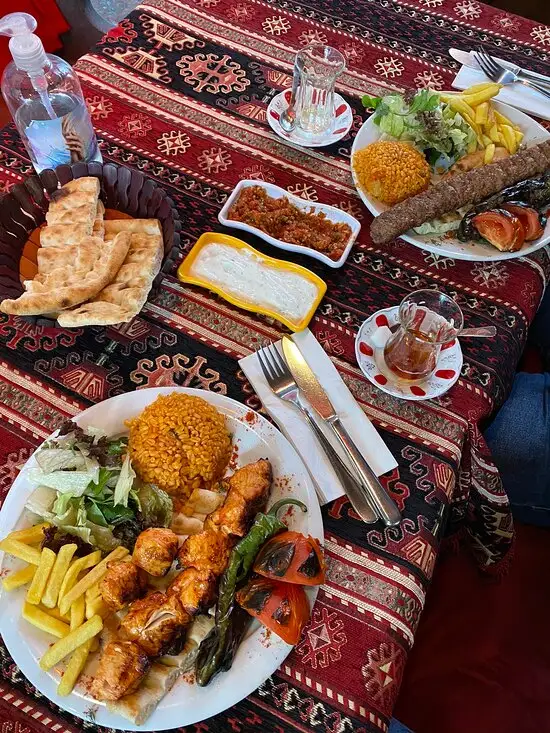 Istanbul Kebab Cafe & Restaurant'nin yemek ve ambiyans fotoğrafları 58