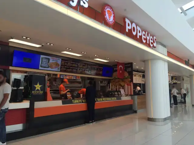 Popeyes'nin yemek ve ambiyans fotoğrafları 11