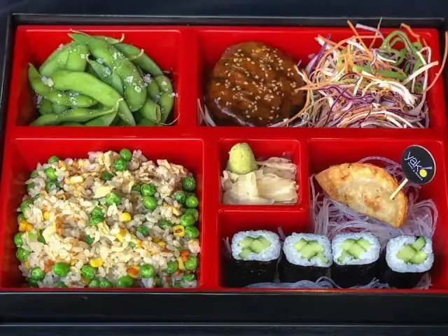 Yakuza Asian & Sushi'nin yemek ve ambiyans fotoğrafları 3