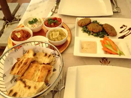 Mihri Restaurant'nin yemek ve ambiyans fotoğrafları 11