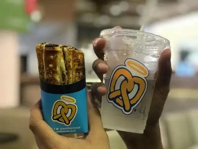 Gambar Makanan Auntie Anne's 7