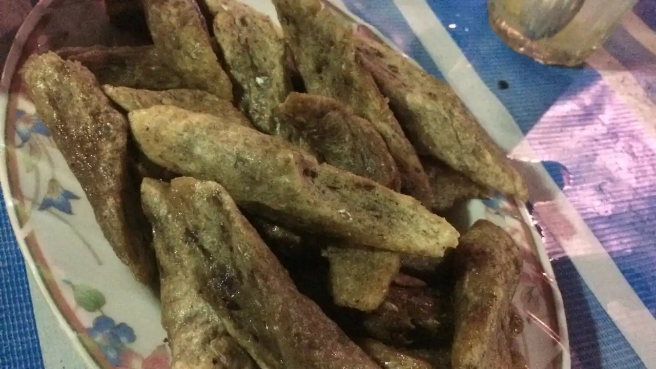 Kedai Awek Kaki Panjang