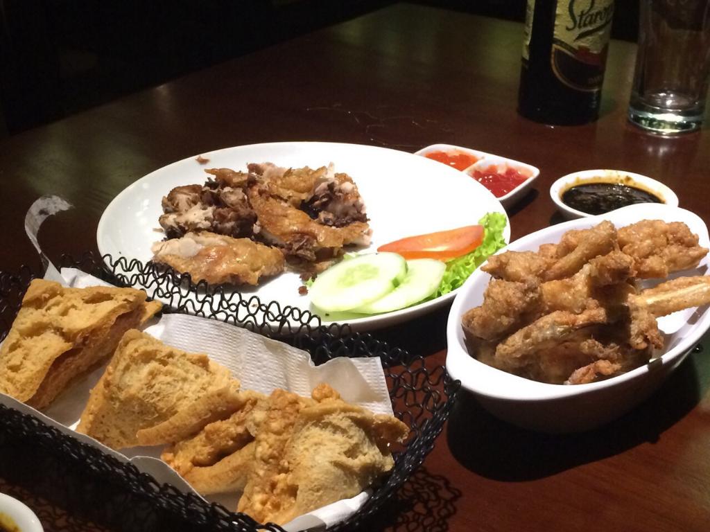 Naga3 Beer House terdekat Restoran dan Tempat Makan Bar terdekat di Medan