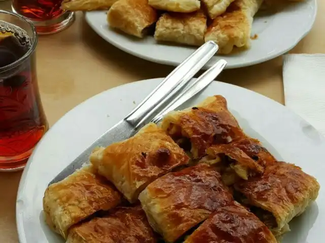 Küçükbaşak Börek ve Pasta Fırını'nin yemek ve ambiyans fotoğrafları 9