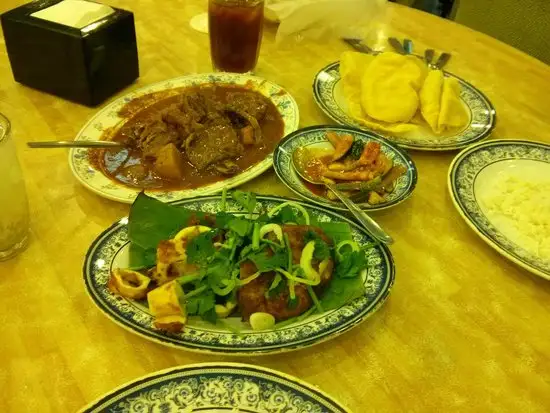Sentul Curry House - Fish Head Curry Food Photo 5