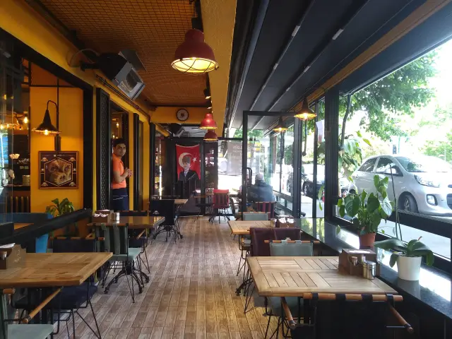 Meşhur Sarıyer Börekçisi Talip Han & Cafe'nin yemek ve ambiyans fotoğrafları 2