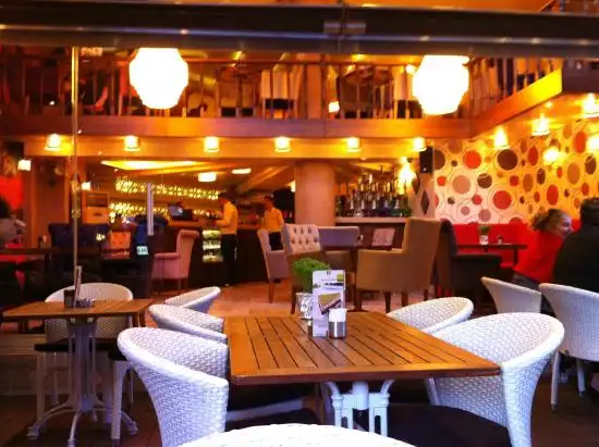 My Hos Restaurant Nargile Cafe'nin yemek ve ambiyans fotoğrafları 1