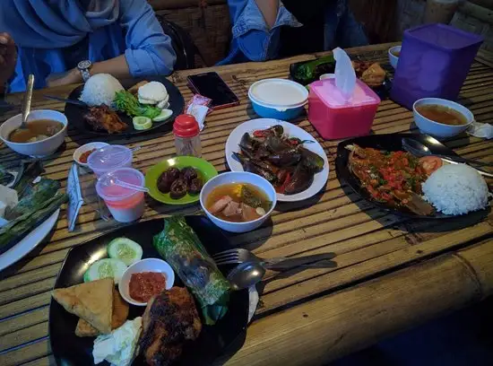 Gambar Makanan Goeboek Bamboe 13